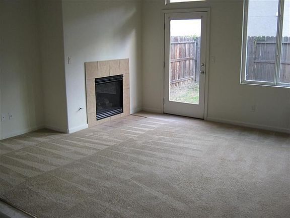 2nd image of 1422 Hunter Creek Dr