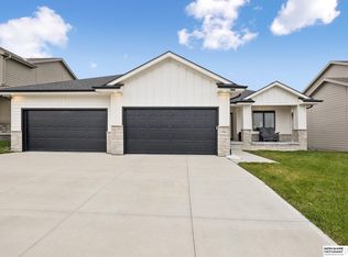 19904 Briar St, Gretna, NE 68028