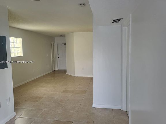 5th image of 990 NE 33rd Ter Unit 104