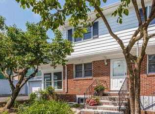 10 University Pl, Staten Island, NY 10301