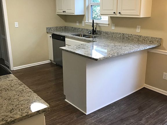 5th image of 4227 Green Ivy Ln