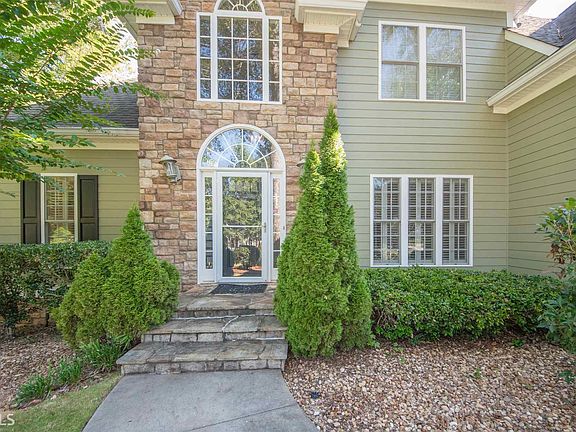 3rd image of 370 Peninsula Dr