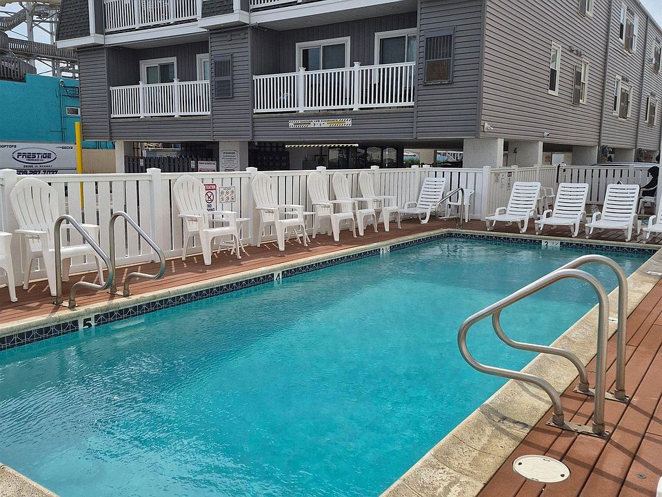1st image of 853-71 Plymouth Pl #19