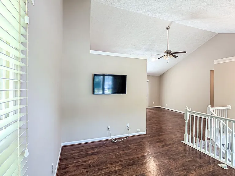 21530 Warwick Ct — Photo 21