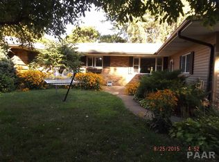 18179 Red Shale Hill Rd, Pekin, IL 61554