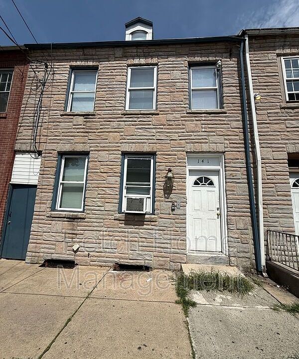 1st image of 141 S Prince St APT 2