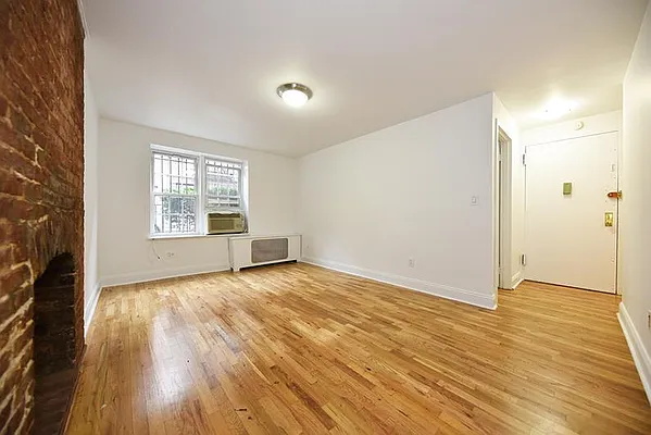 Rented by Buchbinder & Warren | media 39