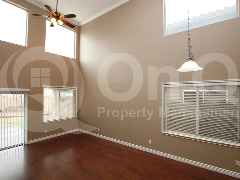 2920 W Angel Way — Photo 5
