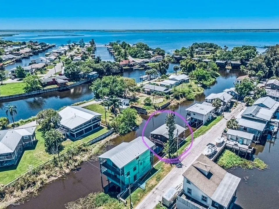 5749 Lake Poinsett Rd