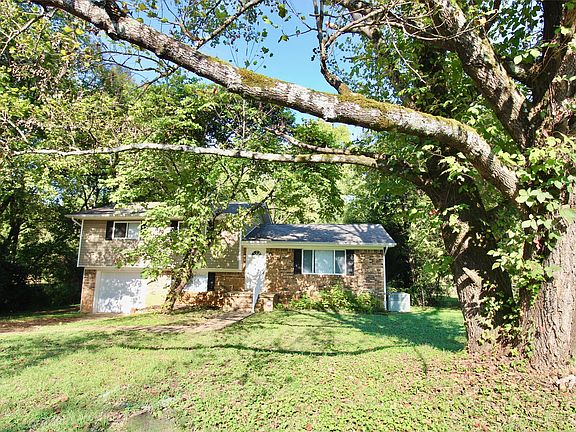 3rd image of 6024 Hillcrest Dr