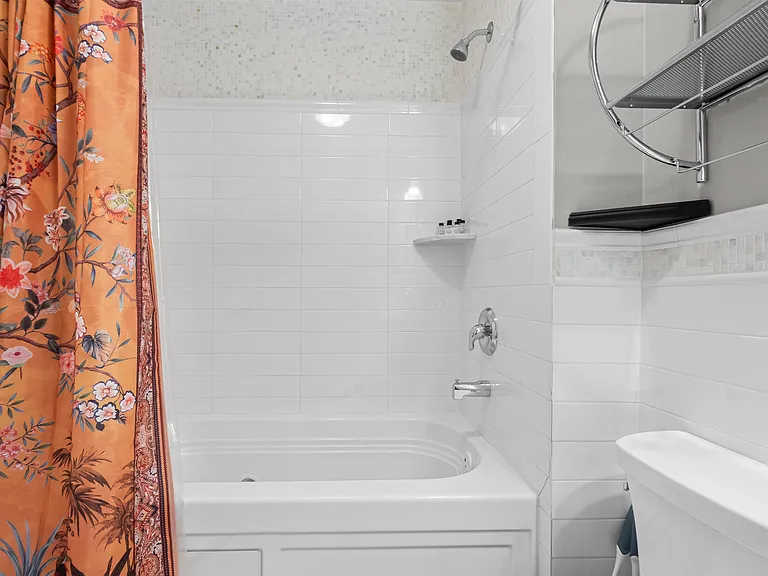 200 Laird Ave #101 — Photo 22