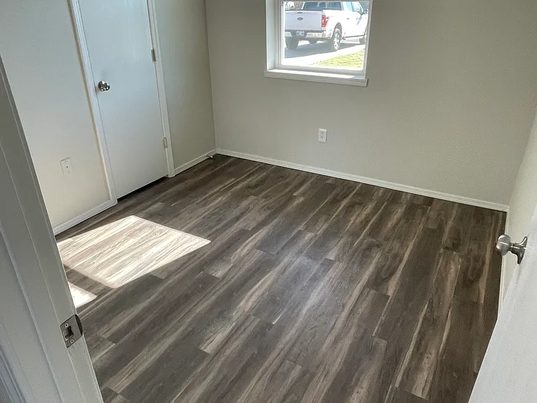 909 Tyler Ave NW — Photo 10