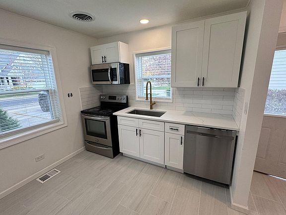 5th image of 1018 N Beverly Ln