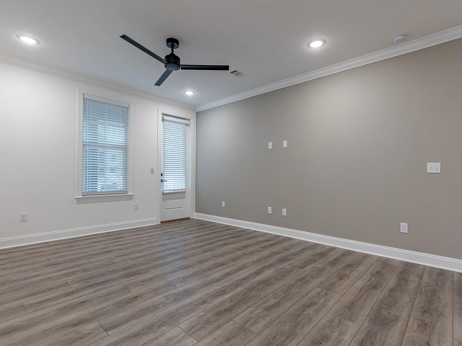 Residences at 393 North Apartments — Photo 3