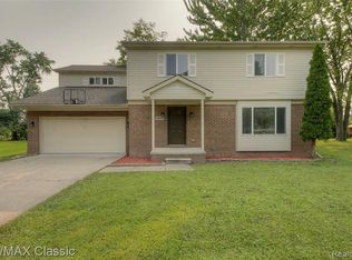 10411 Mortenview Dr, Taylor, MI 48180