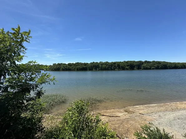 2781 Hardin Bottom Rd, Clifton, TN 38425