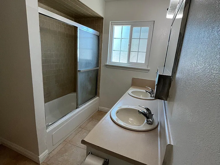 400 W Blaine St — Photo 13