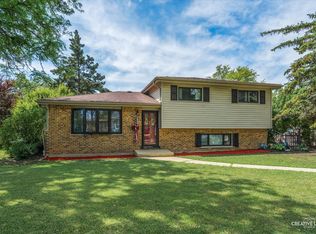 515 W Diversey Ave, Addison, IL 60101