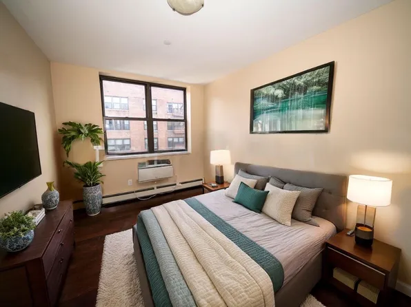 45 Hinckley Place image 3 of 20