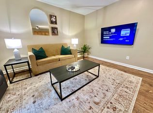 2740 Hollywood Ter APT 21, Louisville, KY 40206