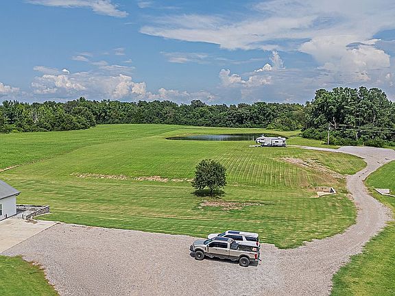 2nd image of 50 Shady Grove Rd