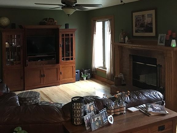 2nd image of 106 SW Countrywood Ln