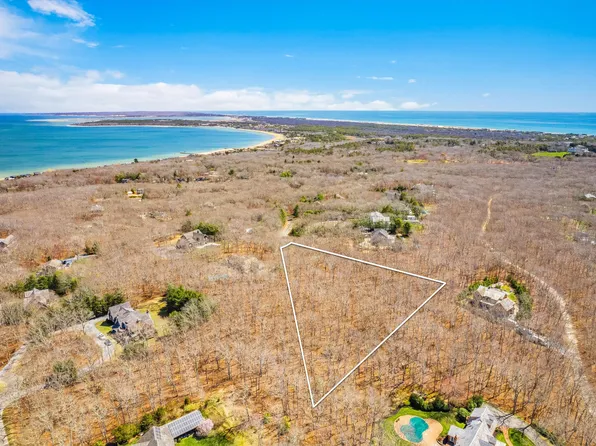 23 Bittersweet Ln, Amagansett, NY 11930