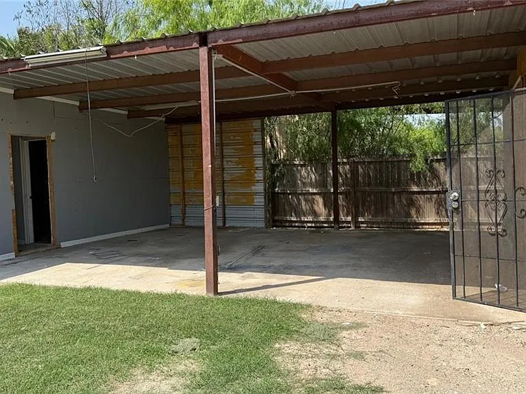 1415 E Thompson Rd — Photo 10