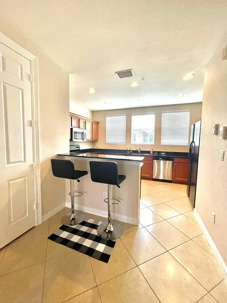 3 bed, 2.5 bath, 1448 sqft, $2,750 — Photo 4