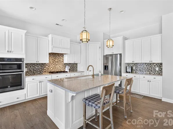 1709 Cedar Park Dr, Pineville, NC 28134