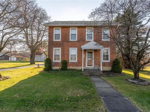 340 Chestnut St, Mertztown, PA 19539