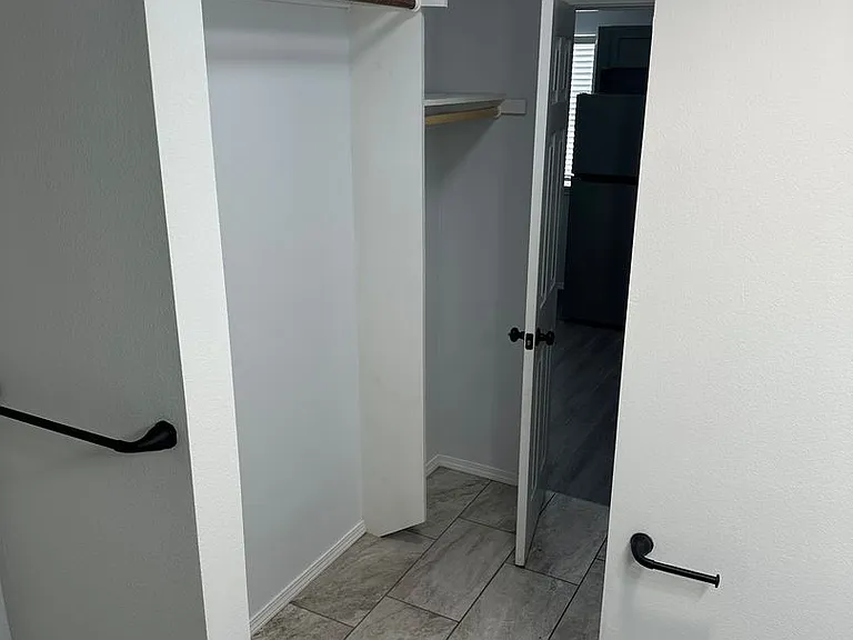 1201 Backus Ave — Photo 11