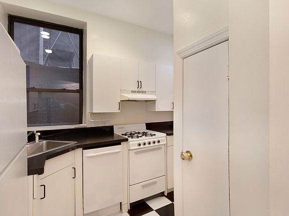 4th image of 422 E 58th St APT 5C