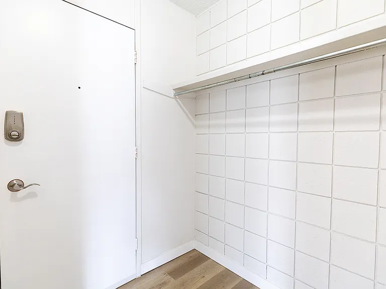 7107 Elbow Dr SW — Photo 12