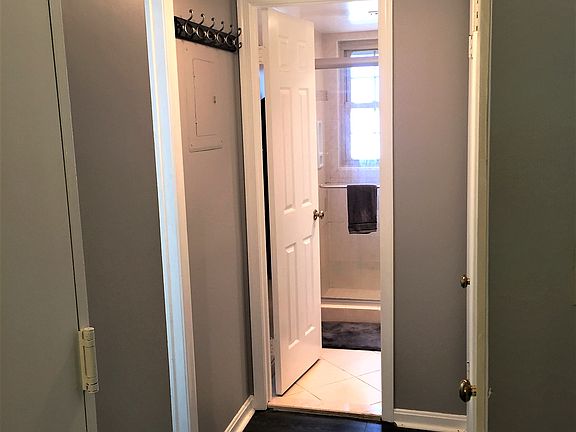 3rd image of 1413 E Abingdon Dr APT 2