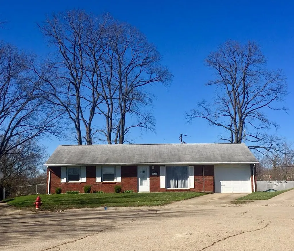 387 Kristine Ln photo 1