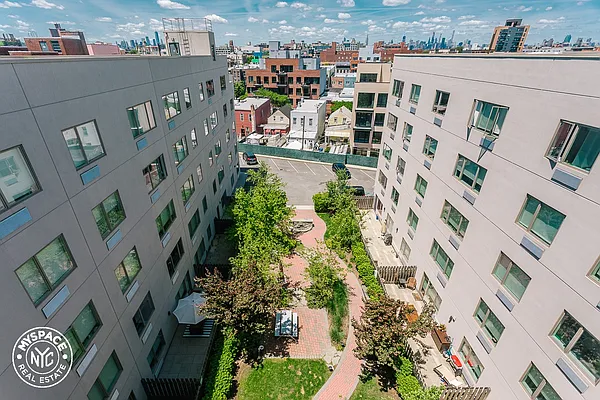 Rented by MySpaceNYC | media 40