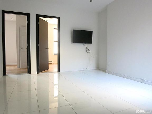 4th image of 2115 8th Ave APT 5B