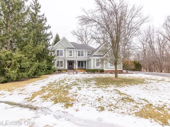 30333 La Brea Ct, Franklin, MI 48025