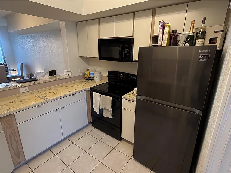 735 SW 148th Ave #1711 — Photo 5