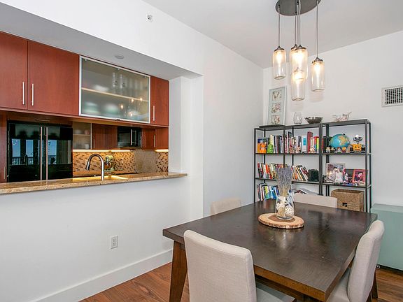 5th image of 175 Huguenot St Unit 1707