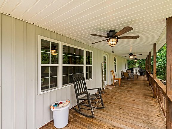 3rd image of 131 Driftwood Ln
