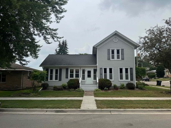 95 N High St, Markesan, WI 53946