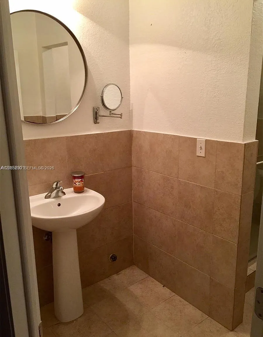Palms Pinecrest Condo — Photo 4
