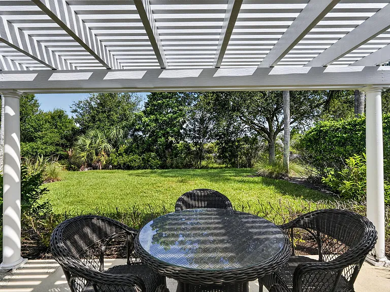 3546 SE Glacier Ter — Photo 44