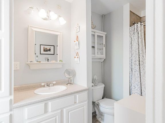 Bathroom with heated floor