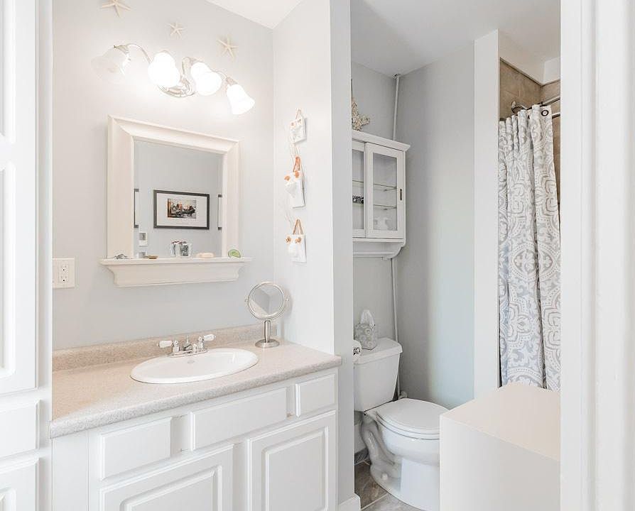 Bathroom with heated floor