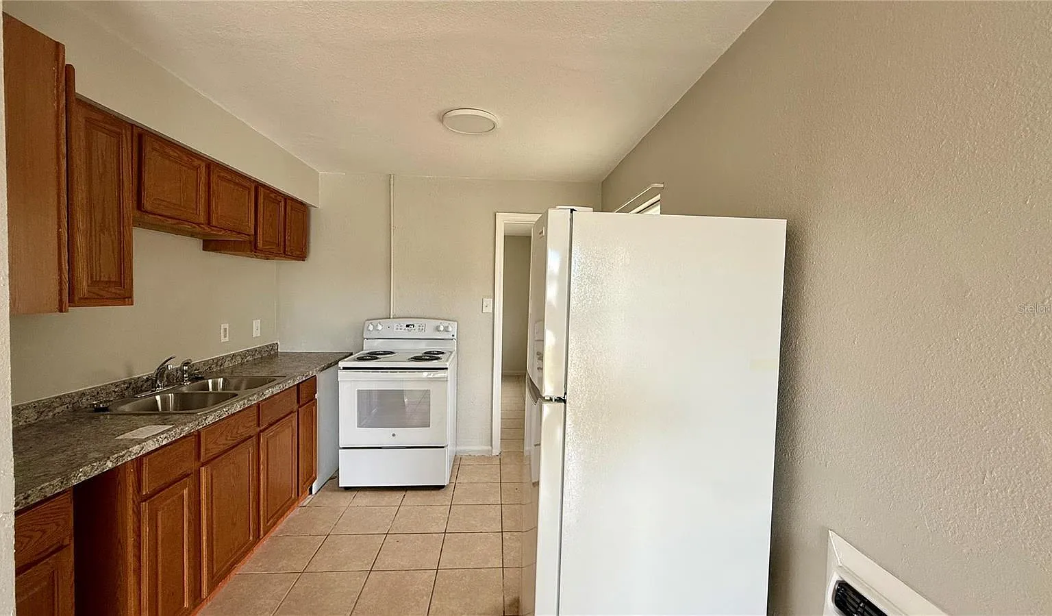 3 bed, 1.0 bath, $999 — Photo 4