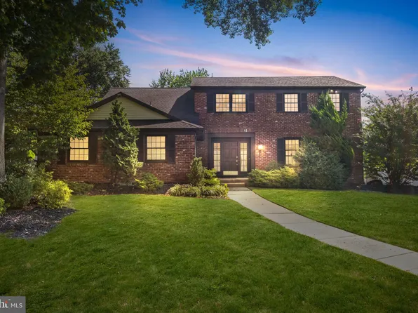 529 Kings Dr, Cherry Hill, NJ 08003