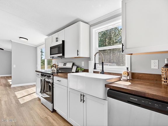 3rd image of 335 Queens Haven Road
